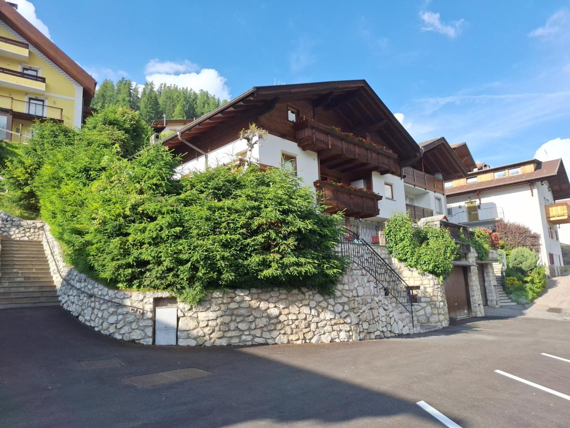 Apartments Insam Santa Cristina Val Gardena エクステリア 写真